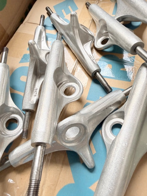 Destructo D1 Mid Aluminum Hangers